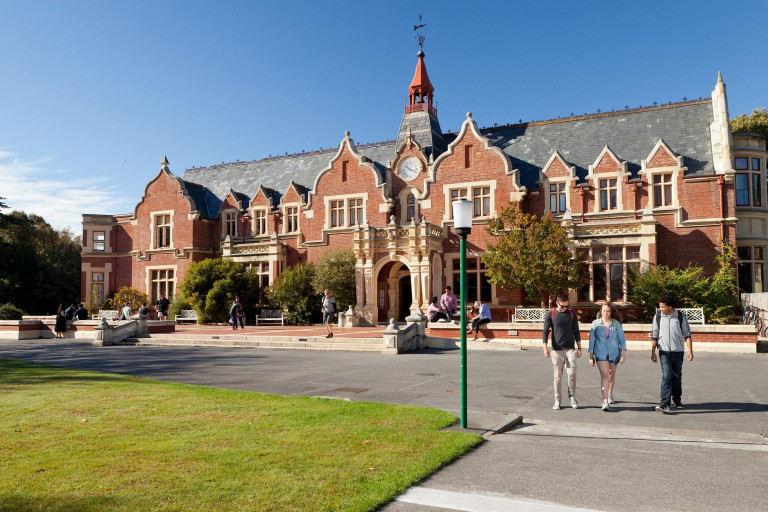 Lincoln University Ivey Hall with students